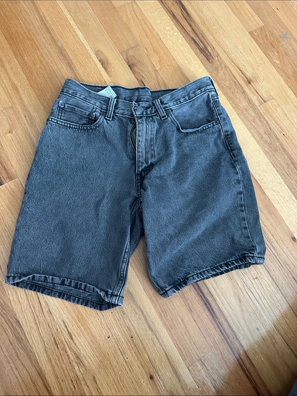 Levi’s Mens Gray Denim Shorts sz 28 Great Condition